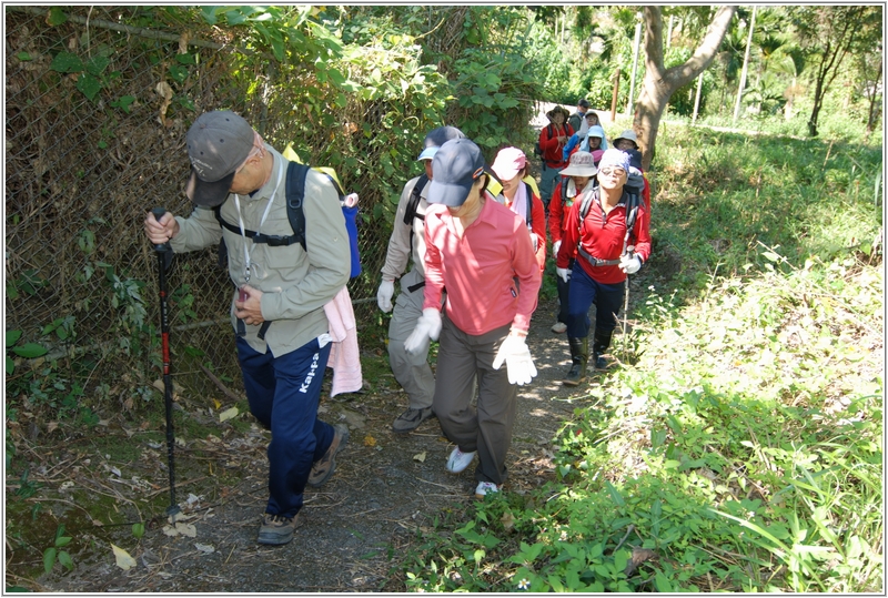 2012-10-07 10-04-30往登山口途中.JPG